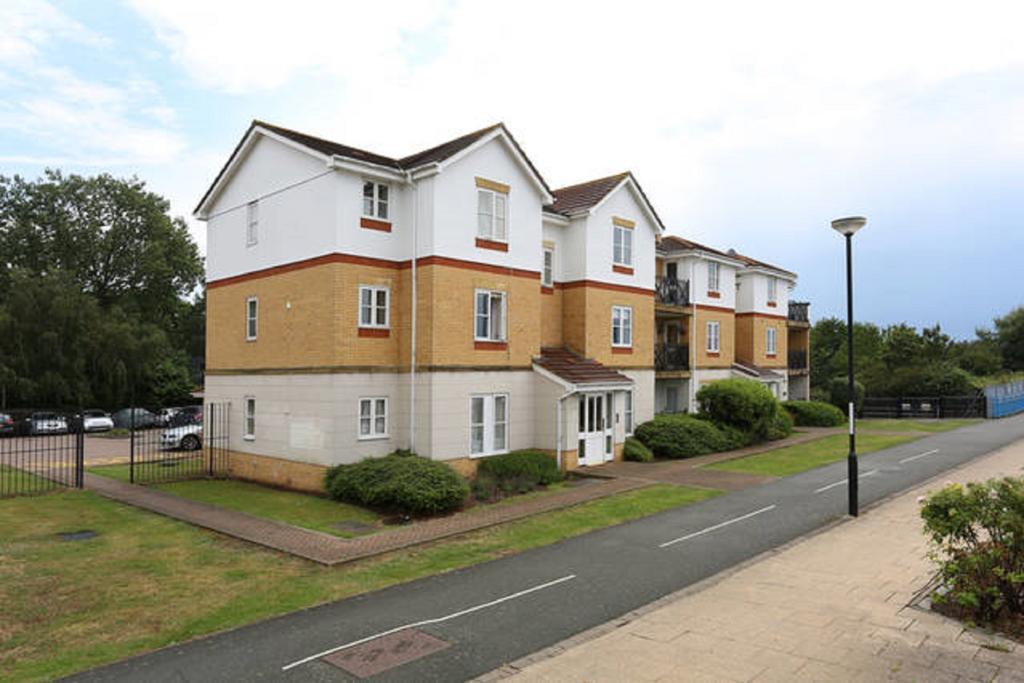 Quiet Riverside Apartment Londres Quarto foto