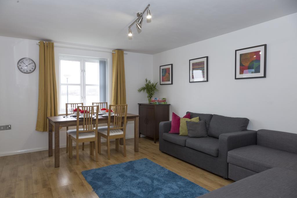 Quiet Riverside Apartment Londres Exterior foto